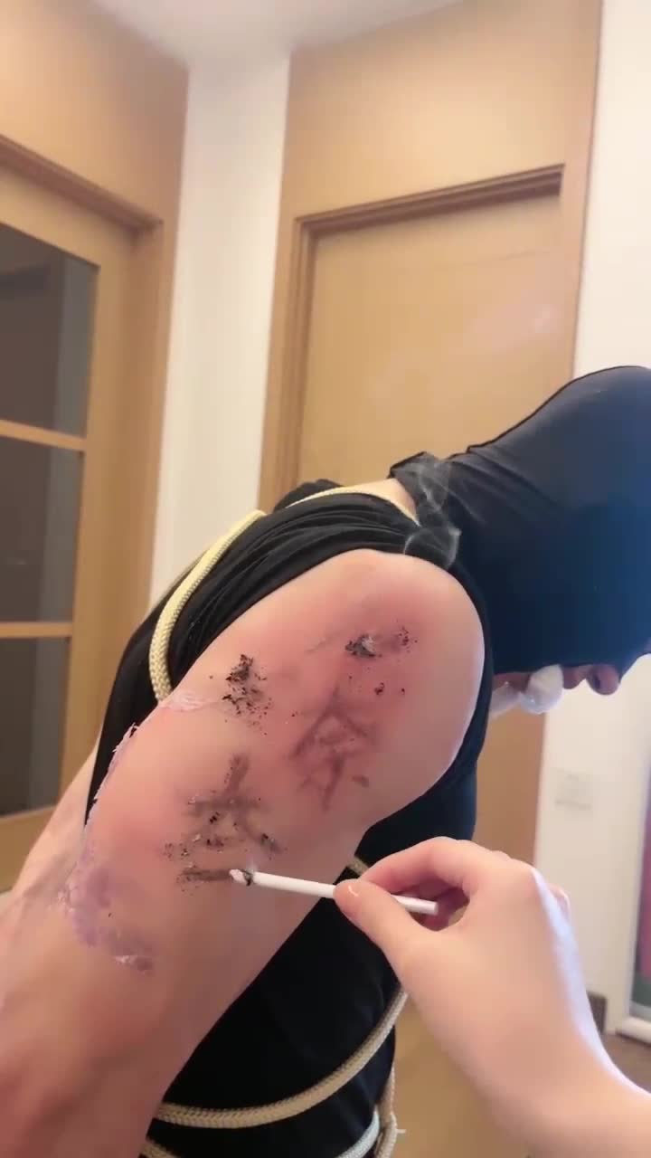 白袜塞嘴 重度刑 烟烫 刻字