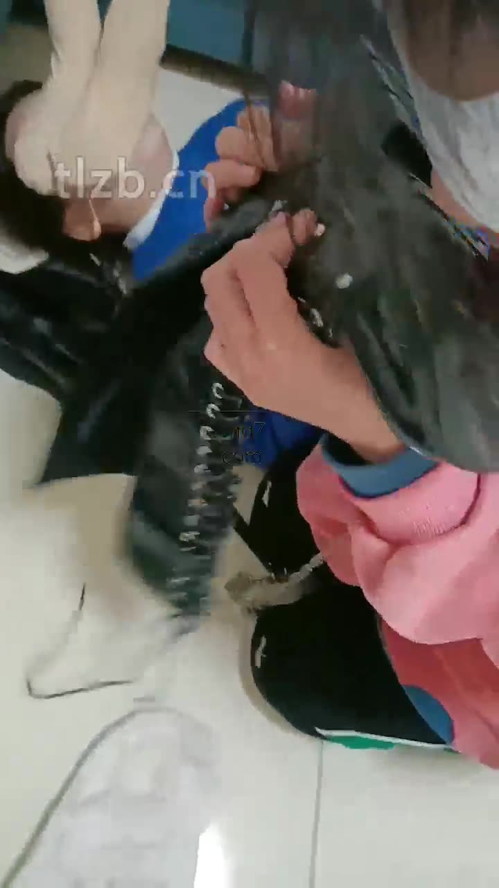 和素人玩双母狗