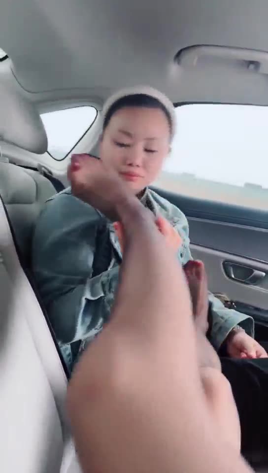 车上玩邻居 搭讪司机