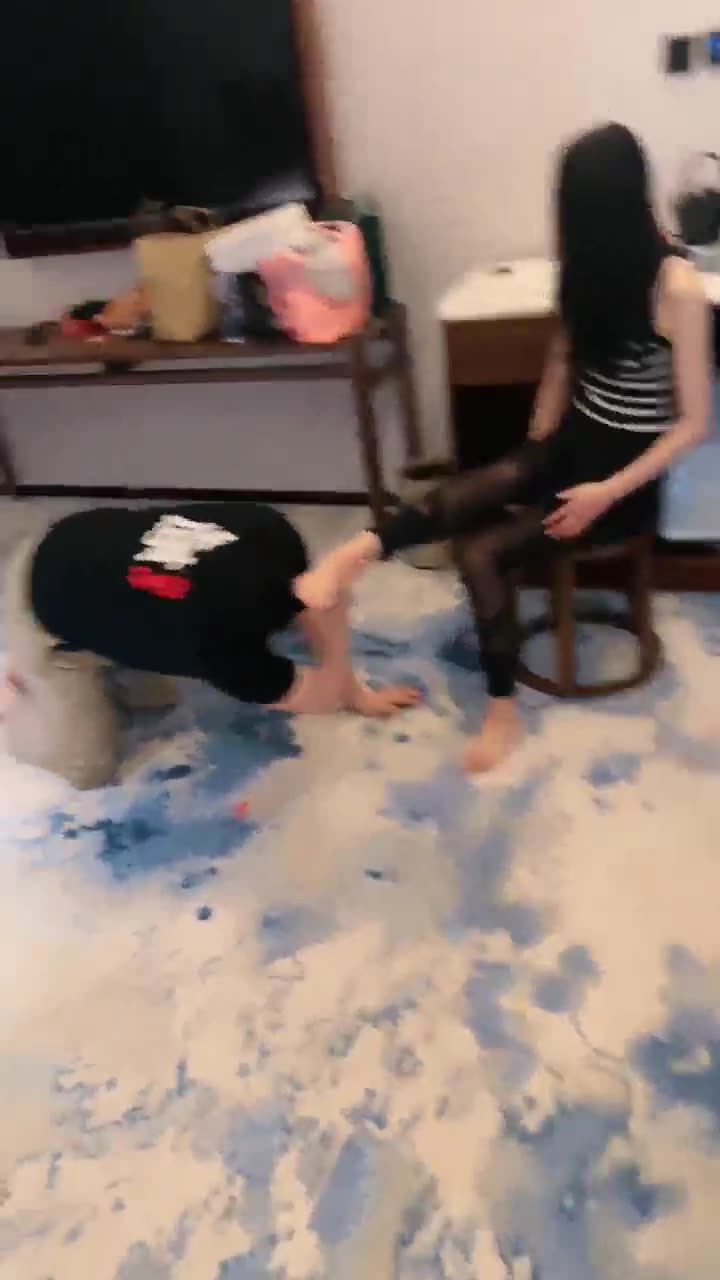 女幕和奴下奴