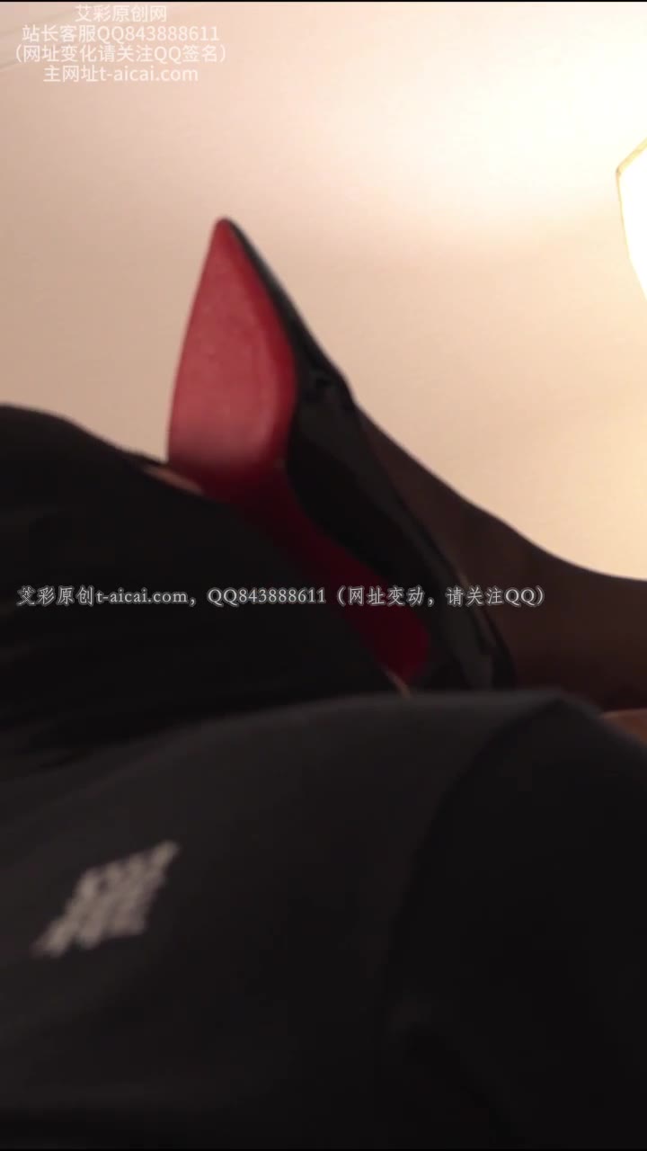 黑丝霸道女总裁 使用物化的人形鞋刷兼除臭器