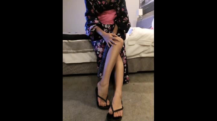 船袜小兔和风人字拖