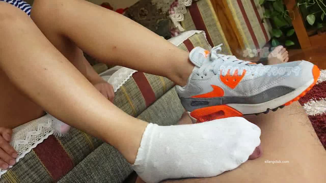 大Y11白棉袜NIKE鞋女主FJ吐奶