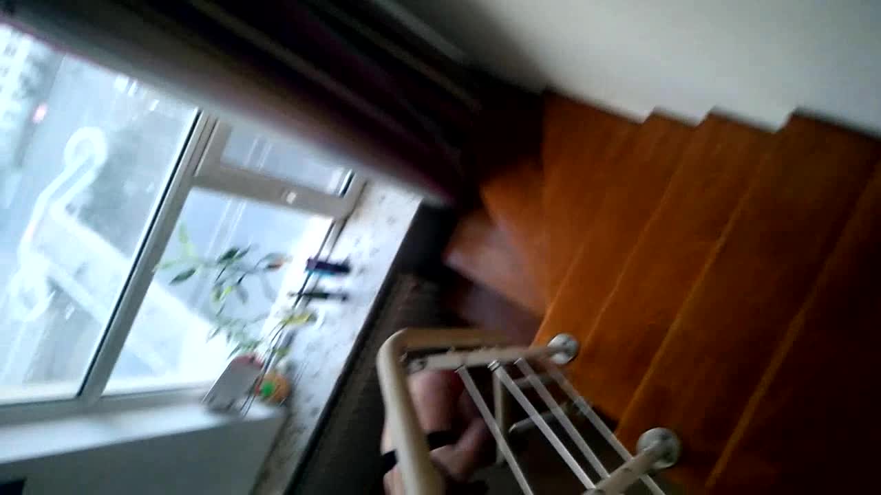女主上班要迟到 找家畜的嘴当马桶