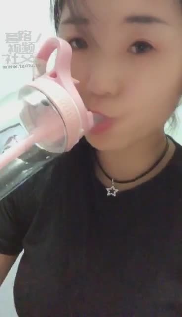 苏墨墨直播闲谈诱惑足诱惑