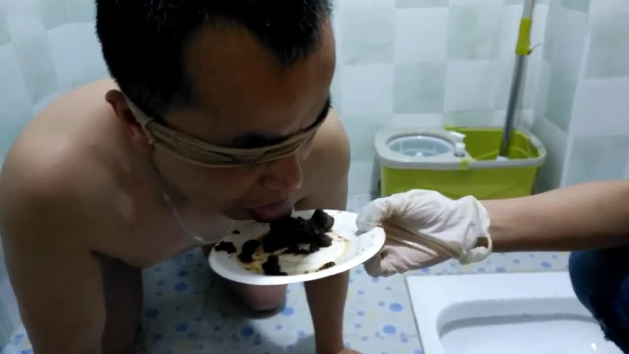 香小主 重口厕奴享受主子的黄金面膜边抹边吃