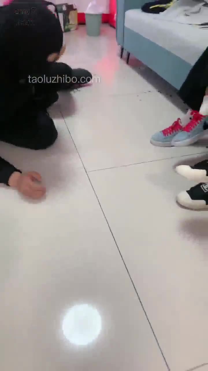 三姐妹踩踏系列