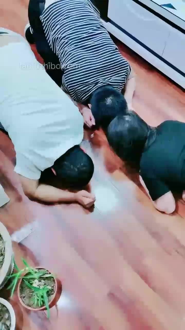 生活化调教 多奴喂食 四