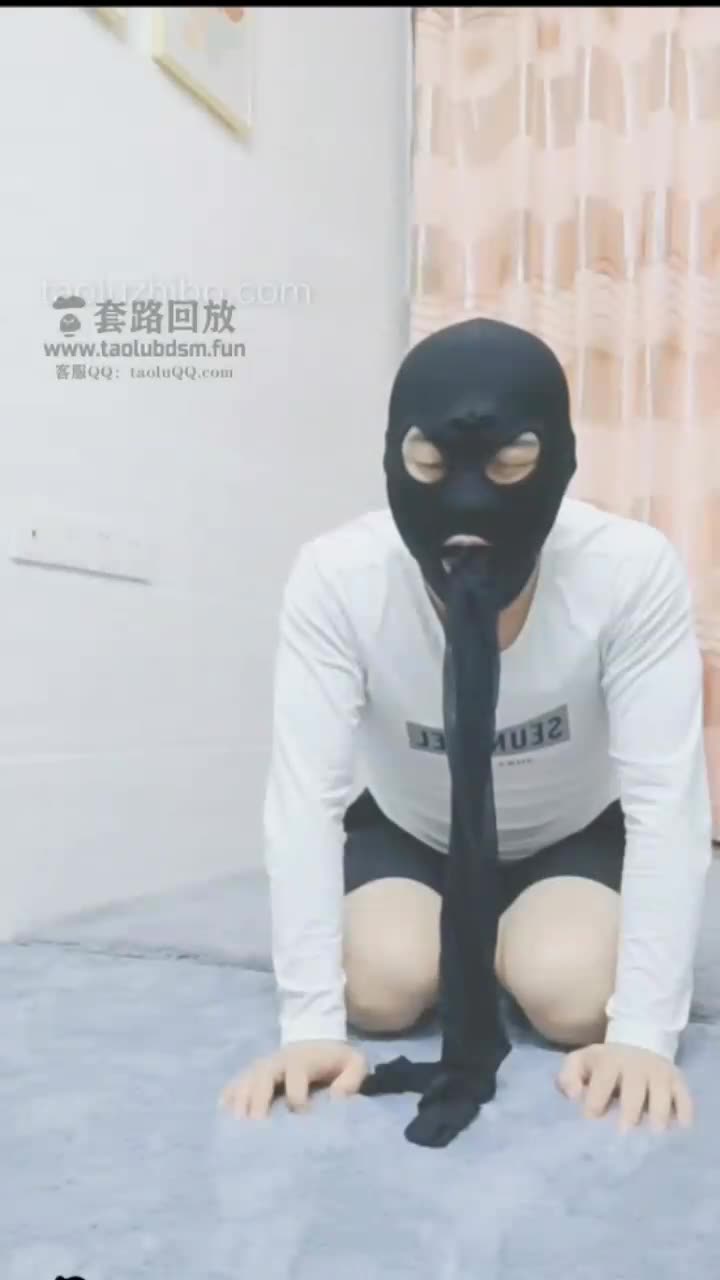 高跟踢打 踩头