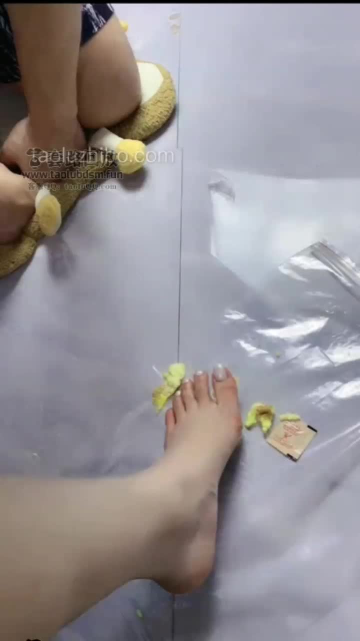 水桶卯足了劲砸