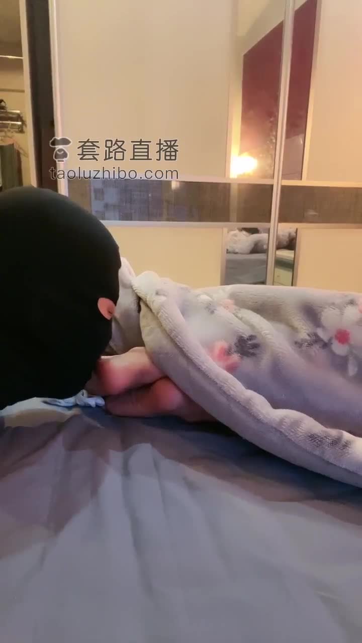 睡着了 偷偷的舔