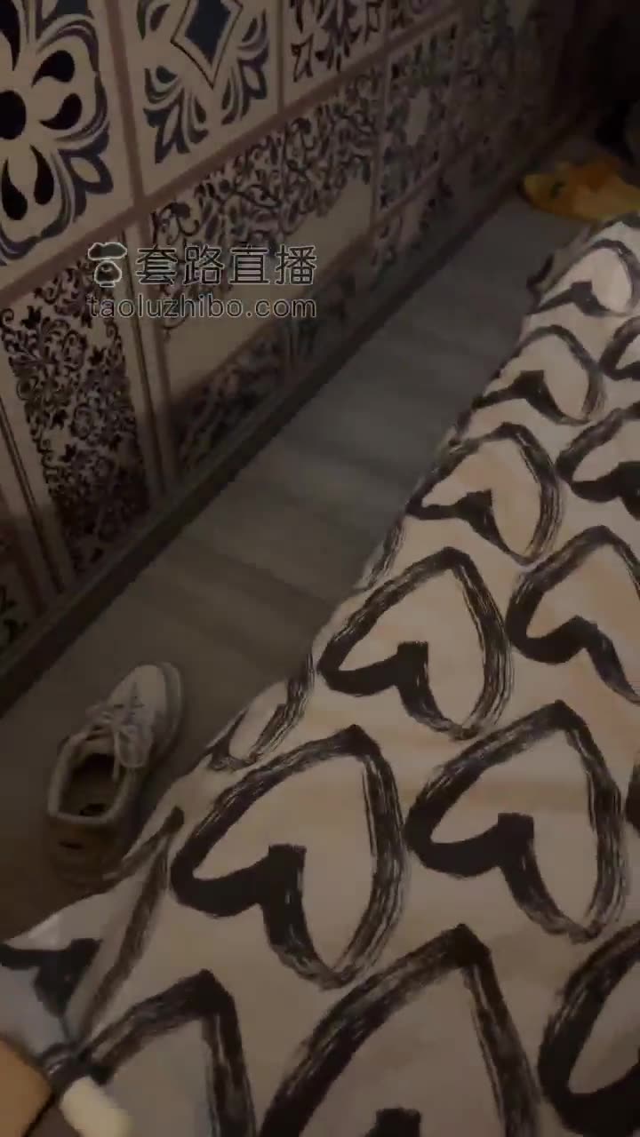 开发一个绝美的素人女奴