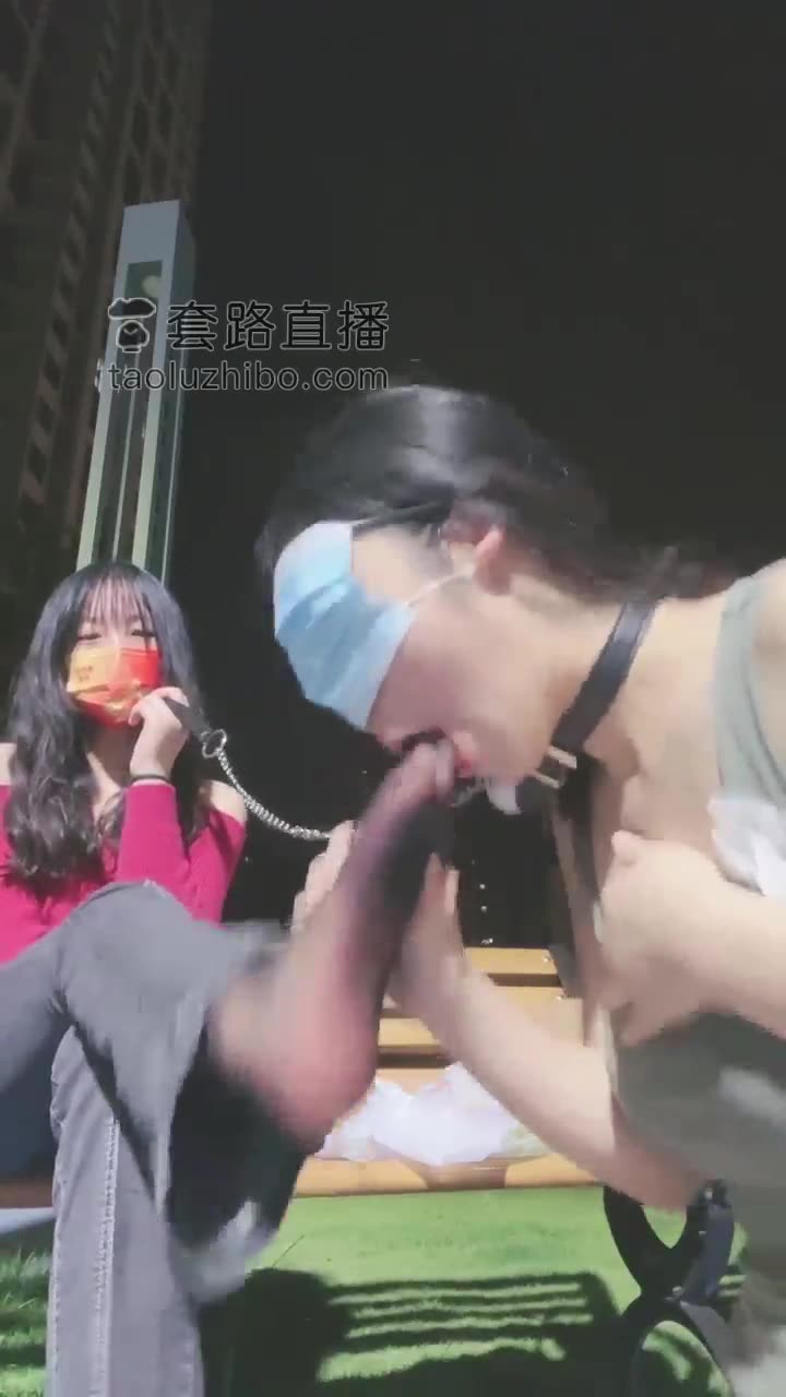 首次带我的小乖母狗体验户外调教