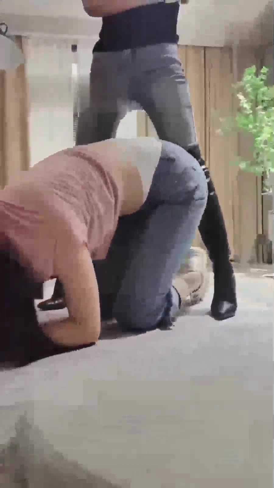 调教 发骚的闺蜜 想做母狗