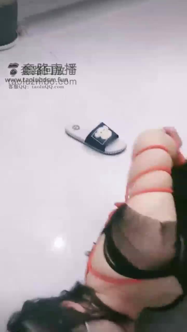 调教女奴 舔脚 捆绑 踩脸