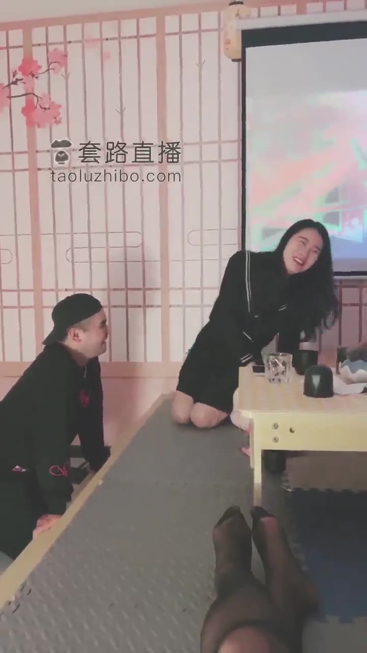 开发两位女仆小姐姐