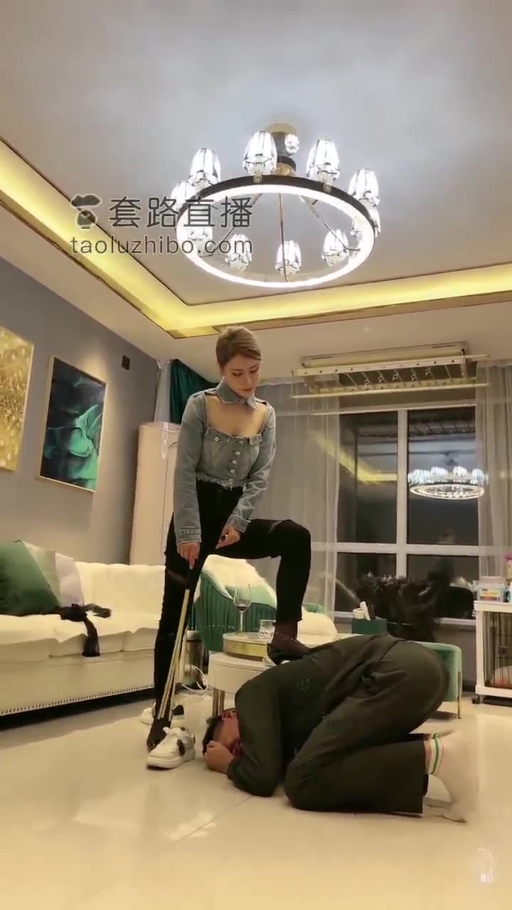 调教 对摄影师的严厉惩罚
