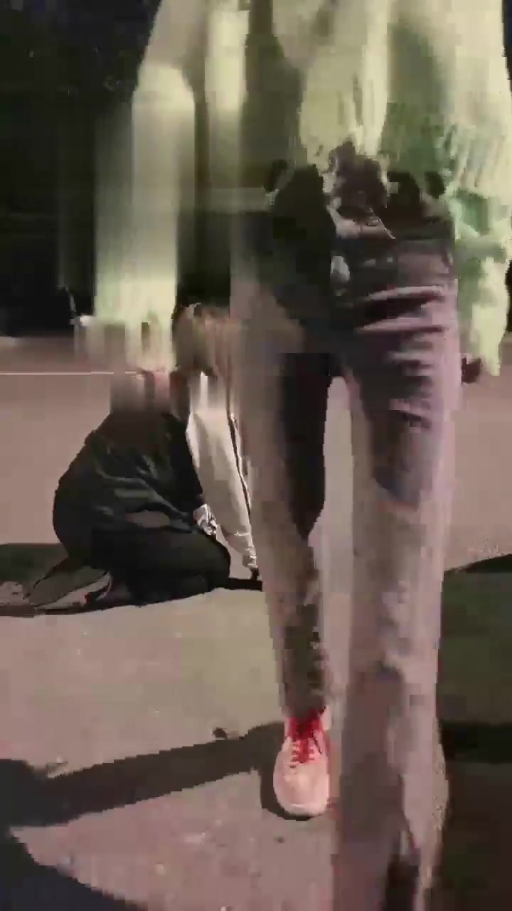 户外玩母狗 脚踢 羞辱