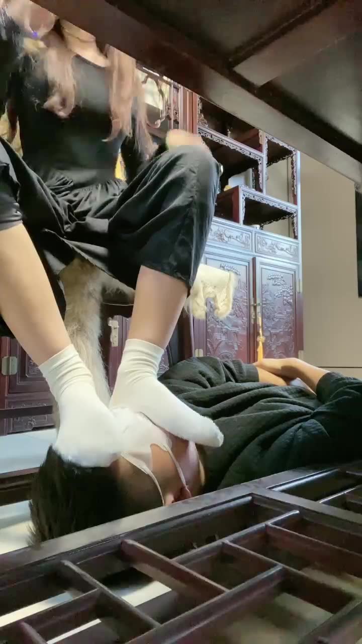 刺激的脚垫