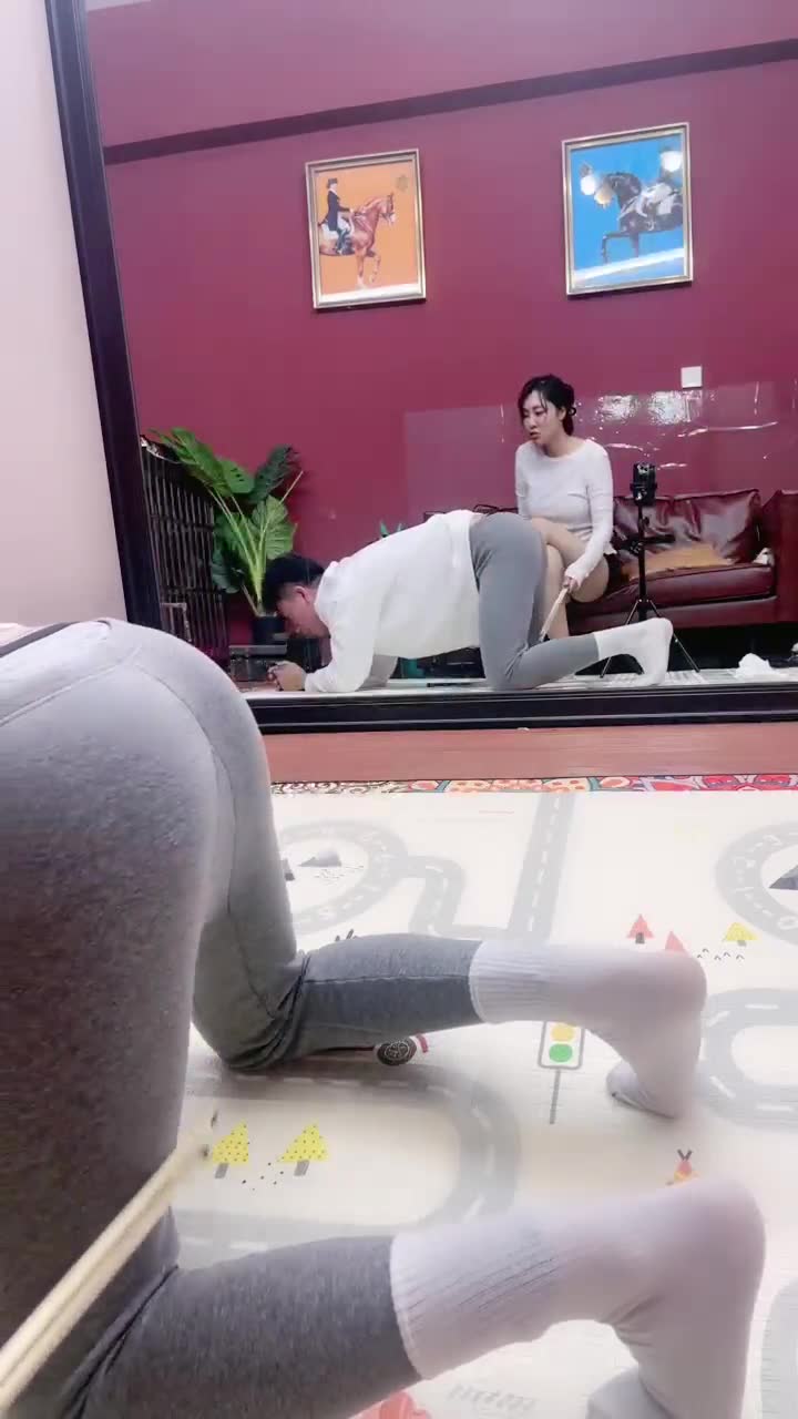 第一次入圈接受女主人的调教