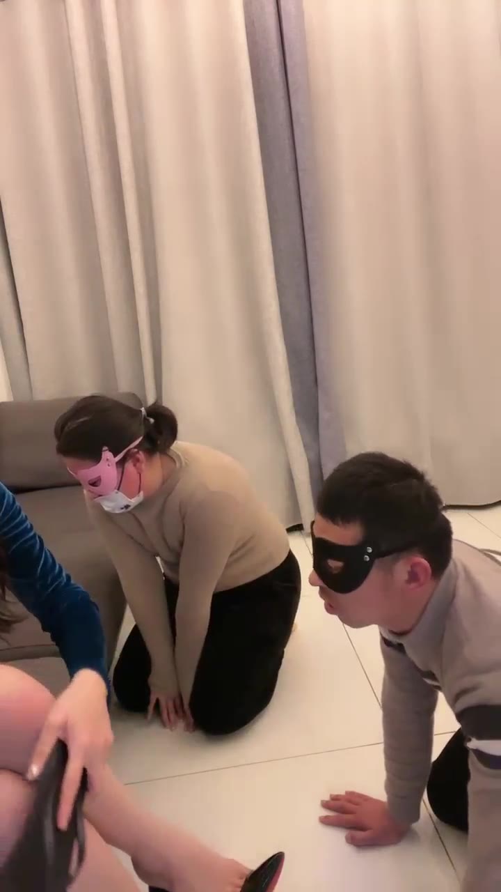 一对下贱夫妻