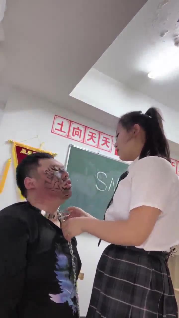 剧情 老实本分的学生被老师调教