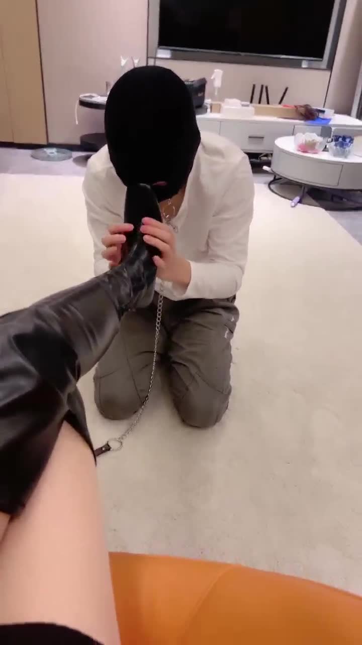 调教 小奶狗被踢裆 虐乳