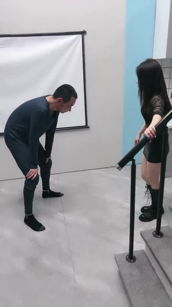 碎蛋 舔靴 吃灰