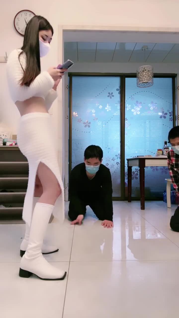 当着亲爸的面 玩儿子
