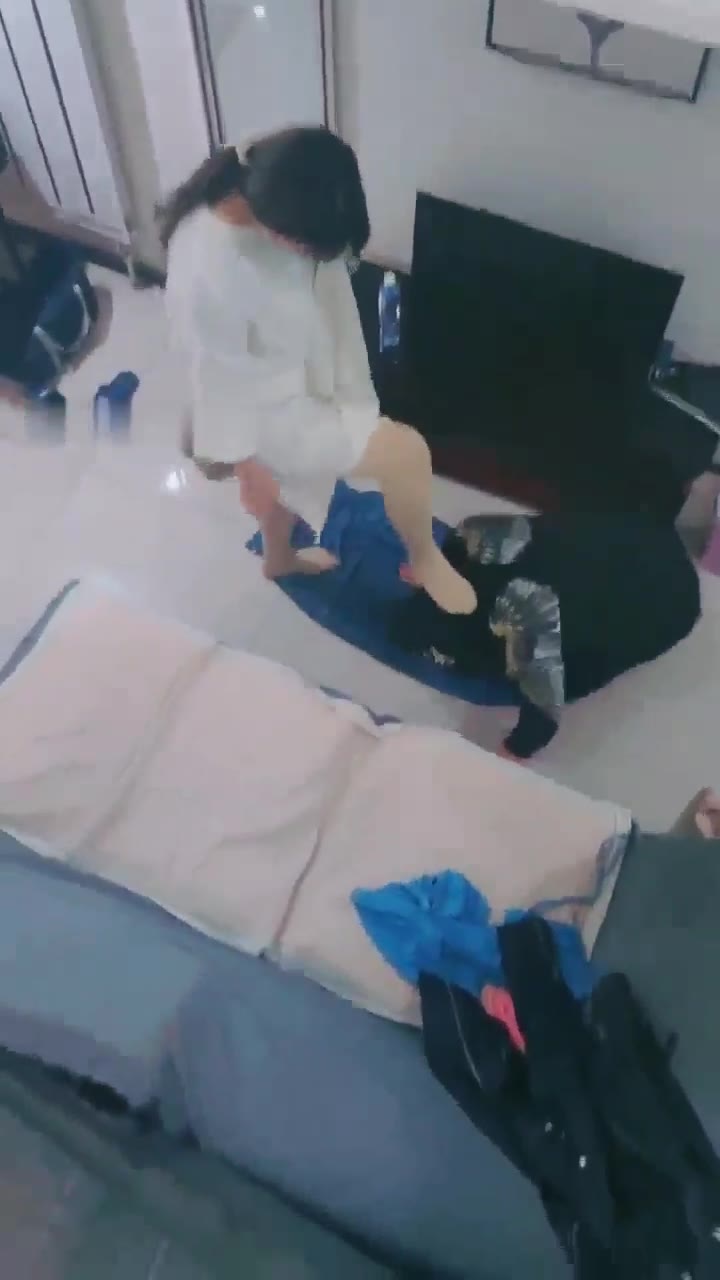 狠打耳光