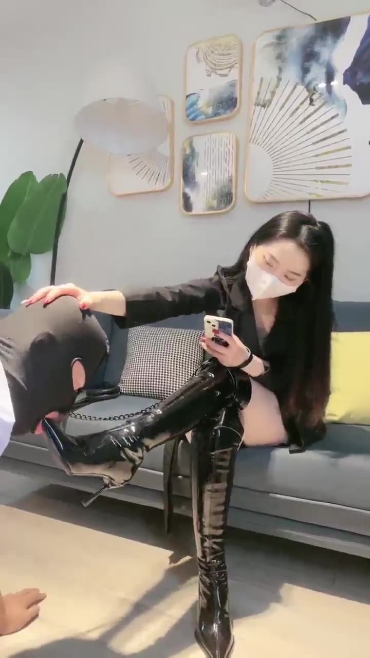 剧情 女总裁应聘家奴