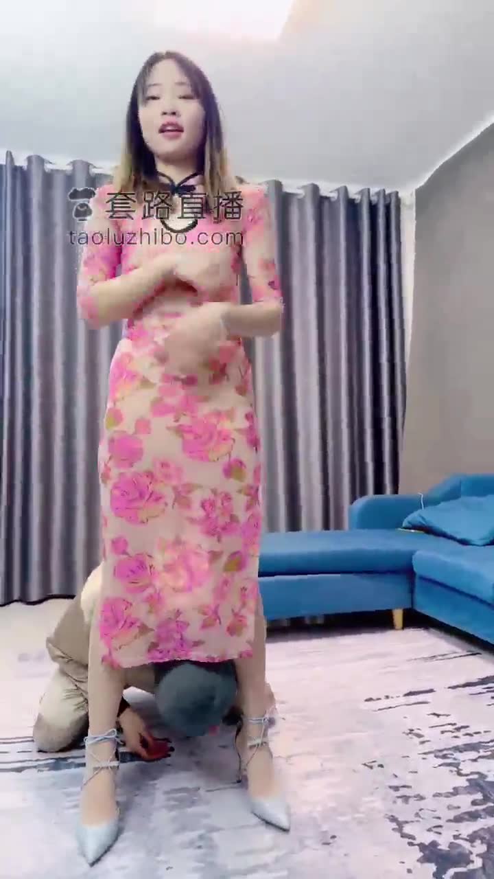 穿旗袍的贵妇调教我