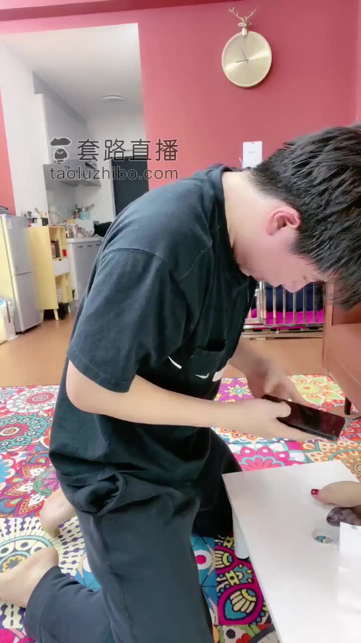有人能贱成他这样吗