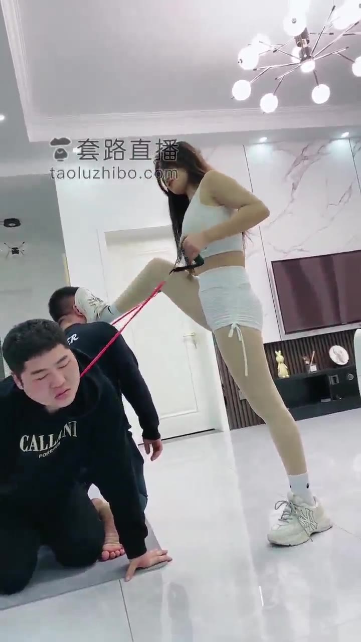 健身快乐 垫子痛苦
