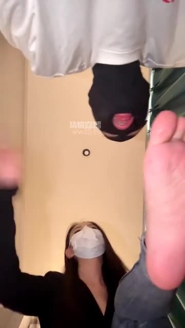 调教 高跟裸足舔脚深喉纯享伺候