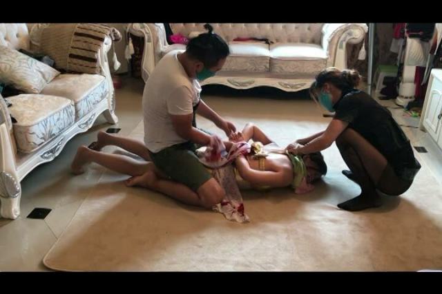 美娇妻和小三谈判未果，被窒息虐杀了