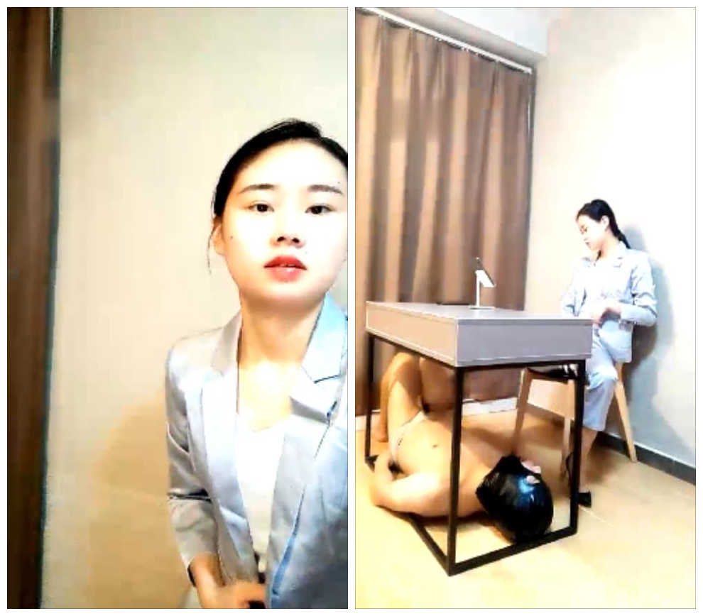 小小小魔女-办公桌下的狗