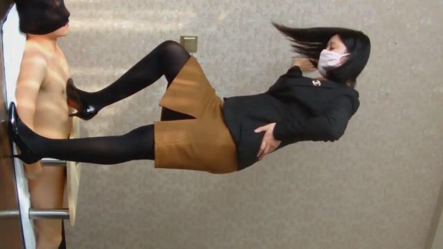 宝儿-蹂躏贱根丝袜脚深喉榨汁