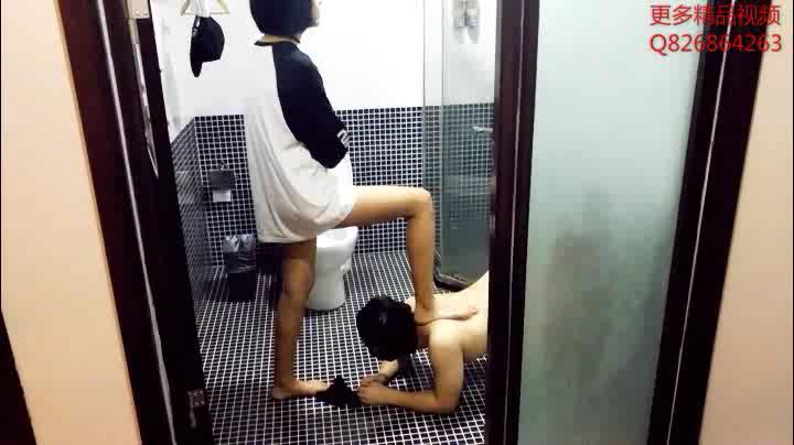 航儿女神黑丝踩踏耳光卫生间喂圣水