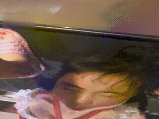 女女喝圣水