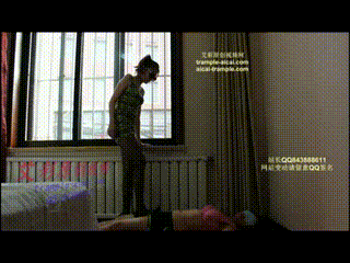 【女王调奴】踩踏羞辱建狗