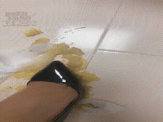 黑色高跟踩踏第一视角