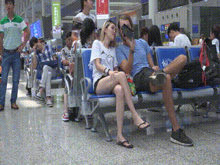 街拍玉足