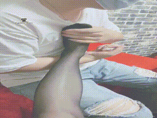 【妖妖女王】找了一只狗狗来伺候我吃饭